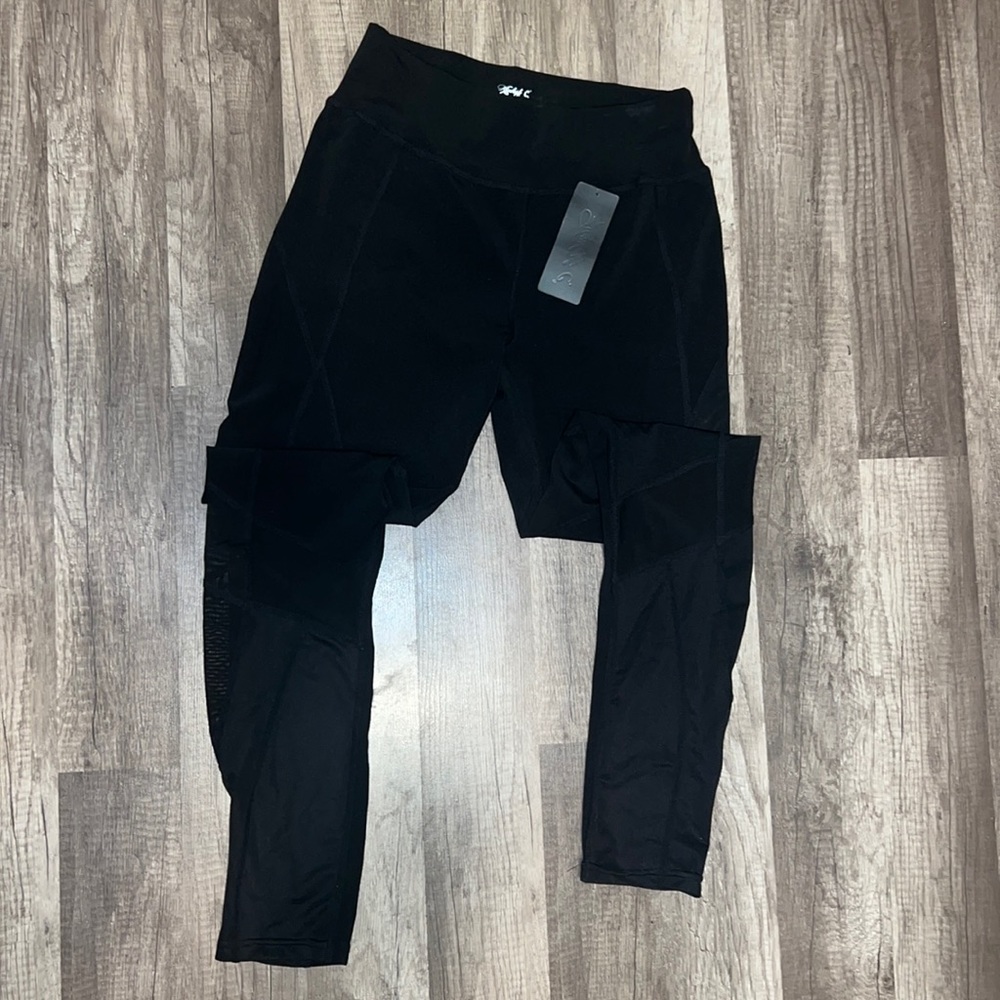ATHLETIC LEGGINGS